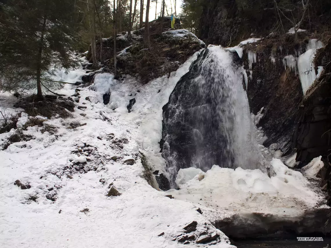 Водоспад Женецький Гук (гірський масив Ґорґани)