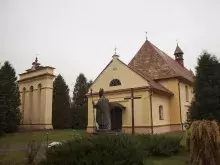 Костел Всіх Святих у Стрілковичах