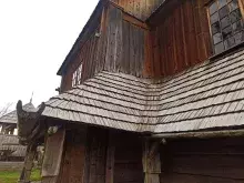 Дах вкритий гонтою