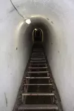 Підйом сходами від складів, 2015 рік