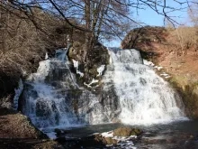 Джуринський водоспад ранньою весною 2015 року
