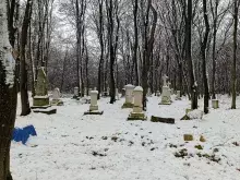 Покинутий цвинтар