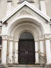 Вхід у костел