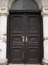 Двері дуже гарно збереглись